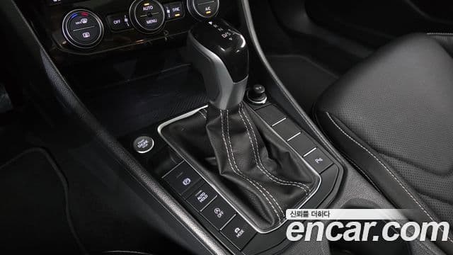 Volkswagen Jetta 2023 — фото 9 из 20