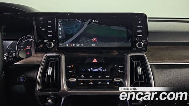 Kia Sorento 2021 — ფოტო 16/20