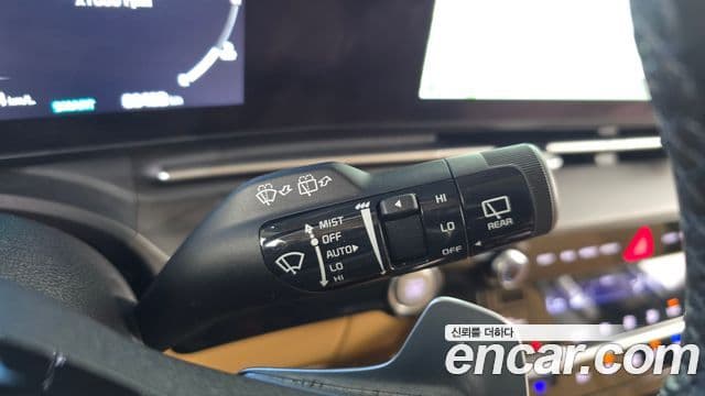 Kia Carnival 2022 — ფოტო 19/20