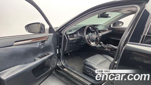 Lexus ES300h 2018 — Şəkil 10/20