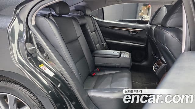 Lexus ES300h 2018 — Şəkil 12/20
