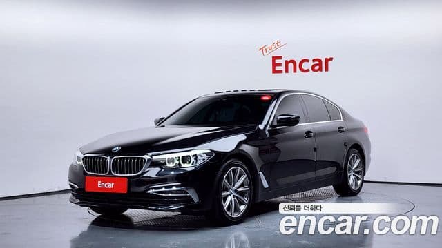 BMW 5 Series 2019 — ფოტო 1/20