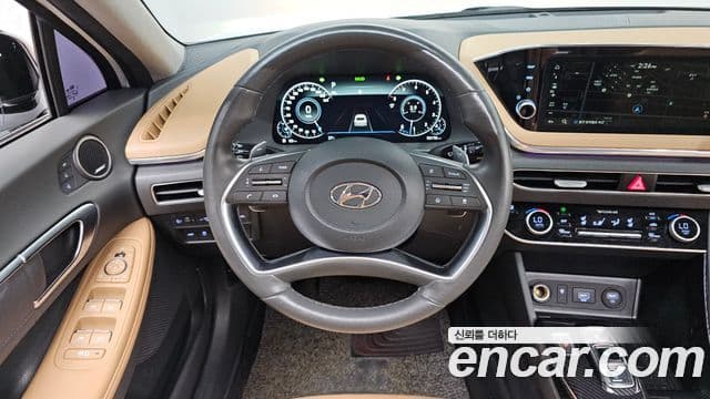 Hyundai Sonata 2020 — ფოტო 13/20