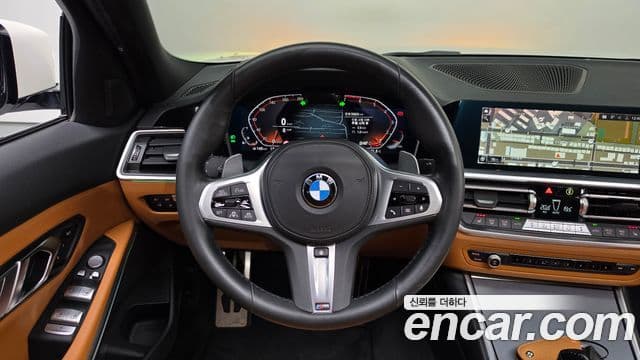 BMW 3 Series 2022 — фото 12 из 20