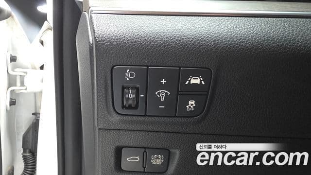 Kia K5 2020 — ფოტო 18/20