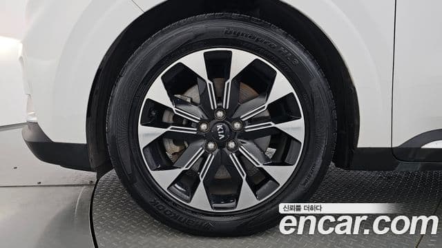 Kia Carnival 2020 — фото 5 из 20