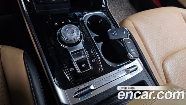 Kia Carnival 2020 — фото 9 из 20