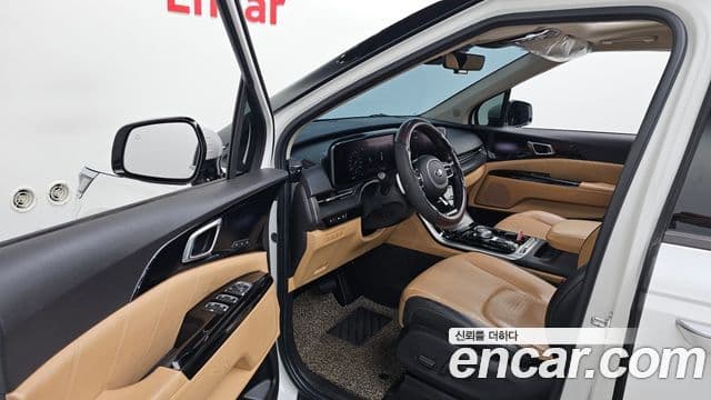 Kia Carnival 2020 — фото 10 из 20