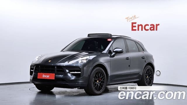 Porsche Macan 2021 — ფოტო 1/20