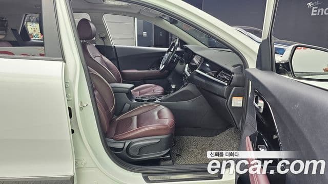 Kia Niro 2020 — Şəkil 11/20