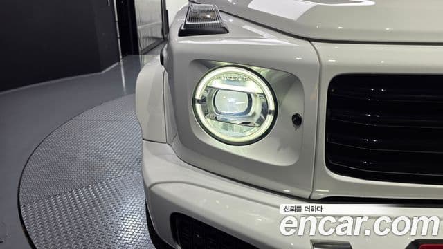 Mercedes-Benz G-Class 2025 — Photo 11/36