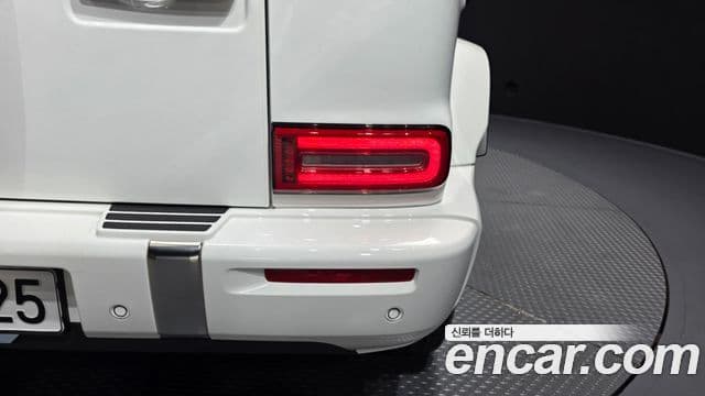 Mercedes-Benz G-Class 2025 — Photo 35/36