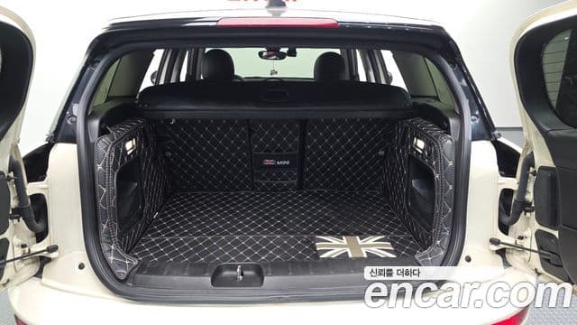 Mini Cooper Clubman 2021 — ფოტო 20/20