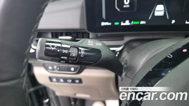 Kia Carnival 2024 — ფოტო 18/20