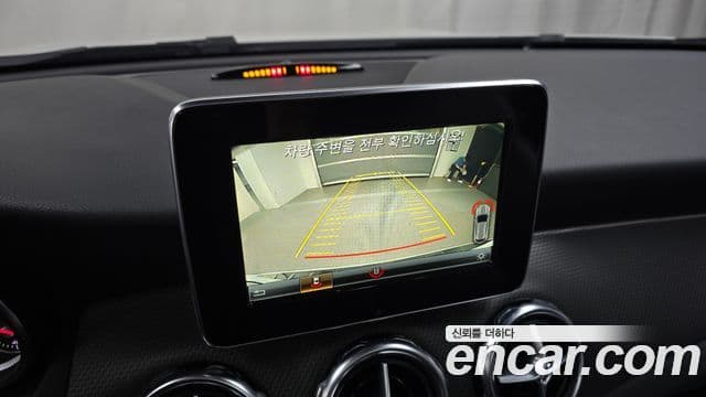 Mercedes-Benz GLA-Class 2018 — Фото 14/20