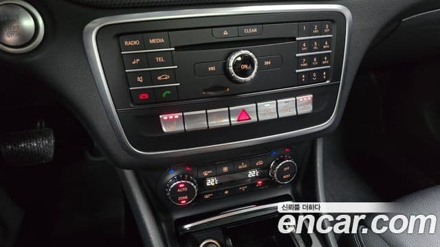 Mercedes-Benz GLA-Class 2018 — Фото 15/20