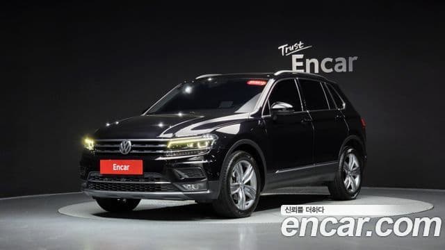 Volkswagen Tiguan 2018 — Фото 11/20