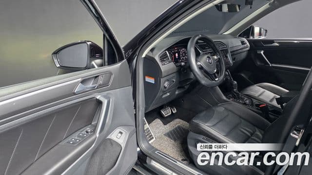 Volkswagen Tiguan 2018 — Фото 10/20