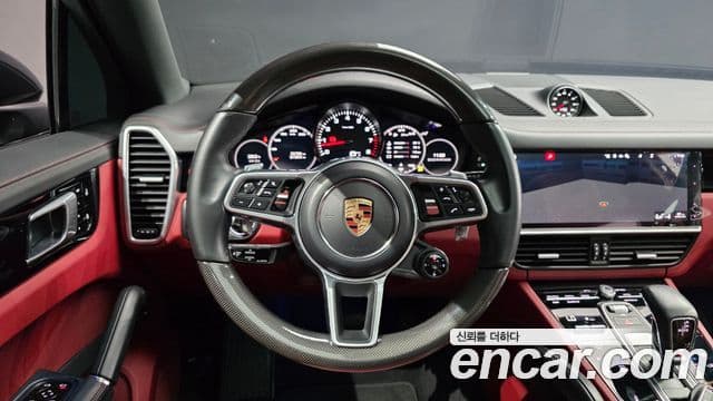 Porsche Cayenne 2020 — ფოტო 13/20