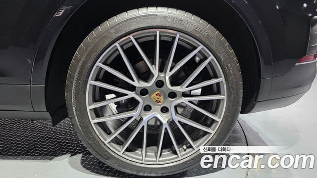 Porsche Cayenne 2020 — Photo 7/34