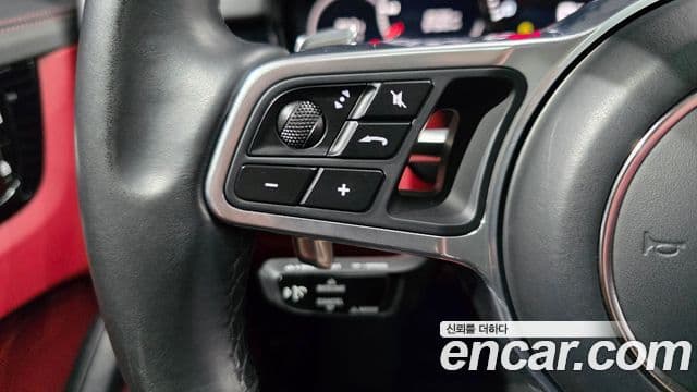 Porsche Cayenne 2020 — Photo 10/34