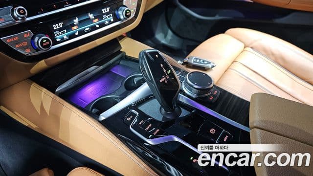 BMW 5 Series 2021 — фото 9 из 20