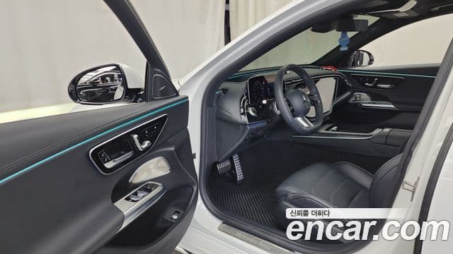 Mercedes-Benz E-Class 2024 — фото 10 из 20