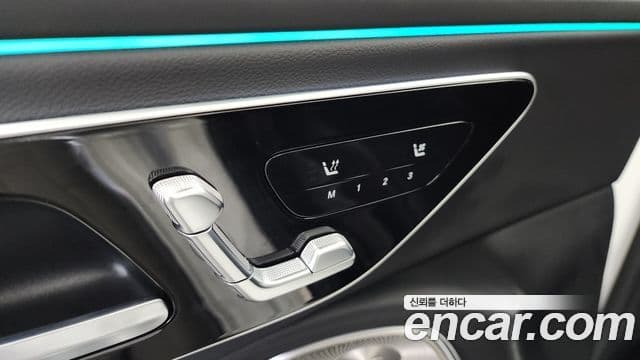 Mercedes-Benz E-Class 2024 — Photo 6/32