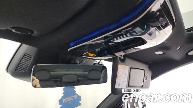 Mercedes-Benz E-Class 2024 — Photo 32/32