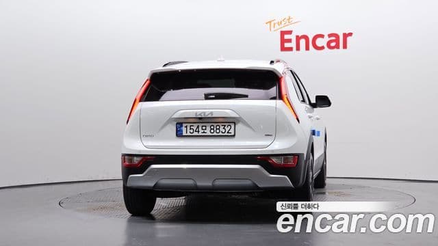 Kia Niro 2023 — ფოტო 4/20