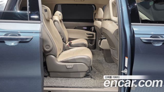 Kia Carnival 2021 — Фото 11/20