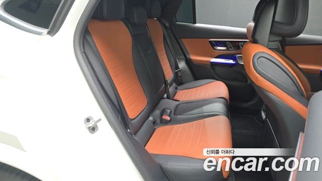 Mercedes-Benz GLC-Class 2025 — Photo 8/31