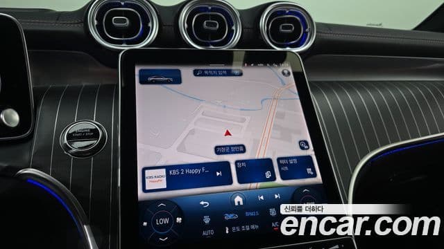 Mercedes-Benz GLC-Class 2025 — Photo 19/31