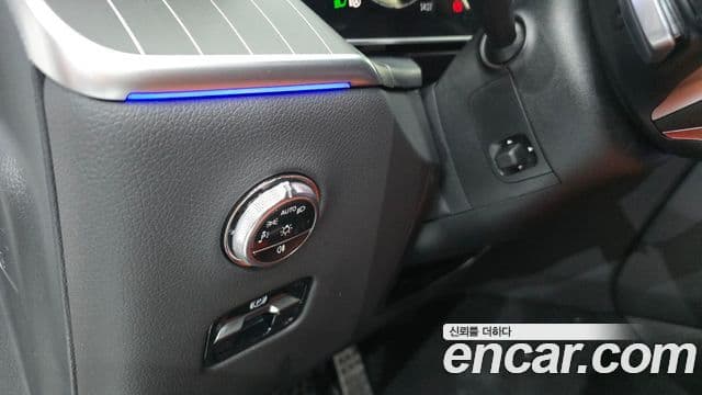 Mercedes-Benz GLC-Class 2025 — Photo 2/31