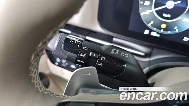Kia Carnival 2021 — фото 15 из 20