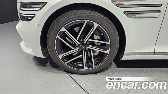 Genesis Electrified G80 2024 — фото 5 из 20