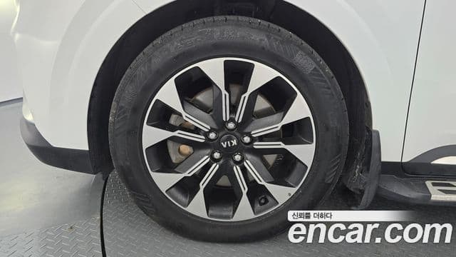 Kia Carnival 2020 — Фото 5/20