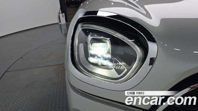 Mini Cooper D Countryman 2021 — Photo 12/34