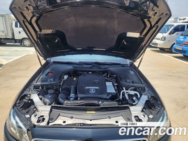 Mercedes-Benz E-Class 2019 — Şəkil 10/20
