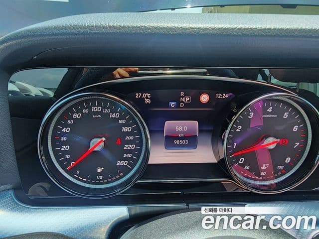 Mercedes-Benz E-Class 2019 — Şəkil 13/20