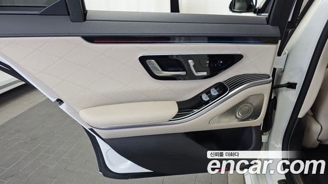 Mercedes-Benz S-Class 2022 — Photo 20/36