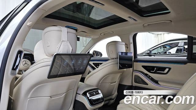 Mercedes-Benz S-Class 2022 — Photo 30/36