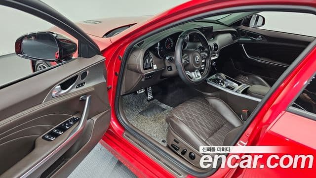 Kia Stinger 2021 — фото 10 из 20