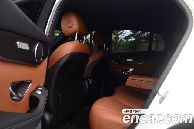 Mercedes-Benz GLC-Class 2021 — ფოტო 17/20