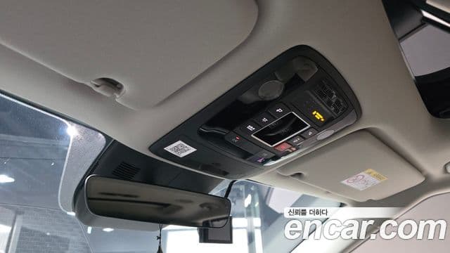 Kia Carnival 2024 — ფოტო 18/20