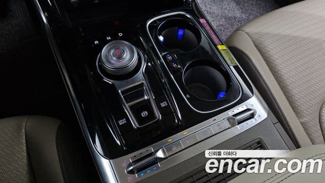 Kia Carnival 2021 — ფოტო 9/20