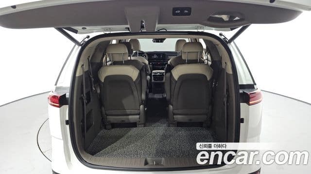 Kia Carnival 2021 — ფოტო 20/20