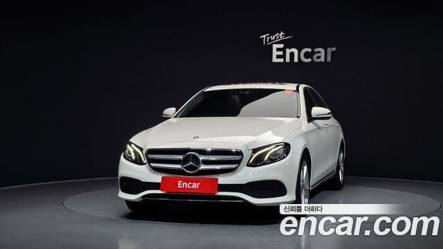 Mercedes-Benz E-Class 2018 — ფოტო 3/20