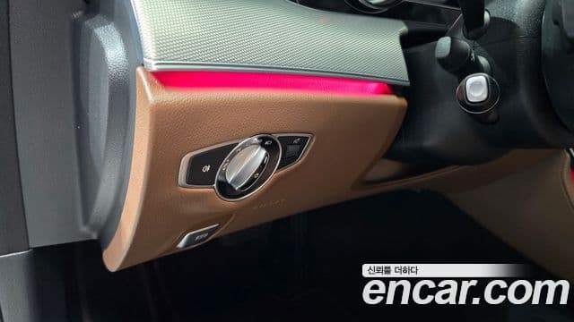 Mercedes-Benz E-Class 2018 — ფოტო 20/20
