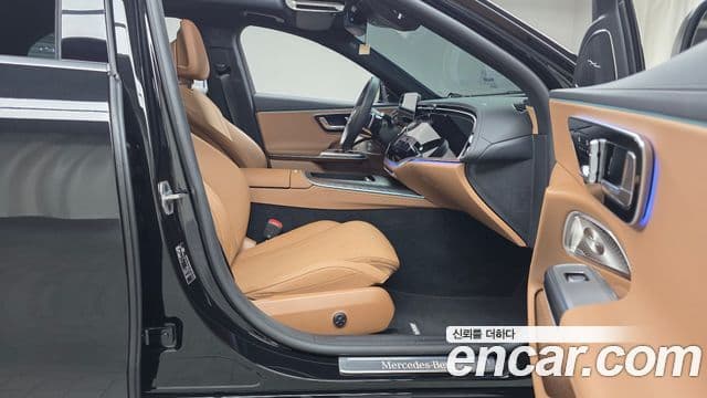 Mercedes-Benz E-Class 2025 — Photo 14/31